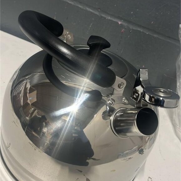 Whistling Tea Kettle - Picture 5 of 8